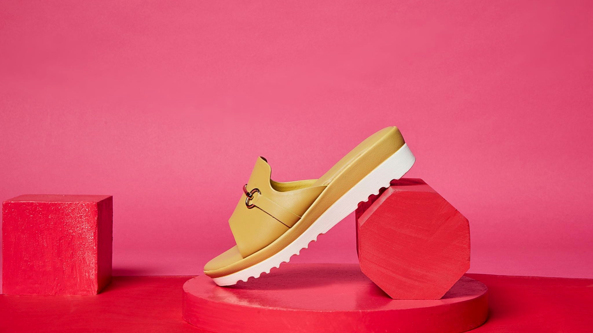 Monsoon Footwear for All Occasions: From Work to Weekend